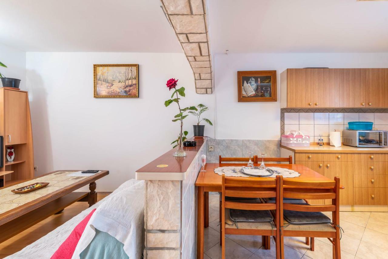 Nostress Apartment Pula Zewnętrze zdjęcie