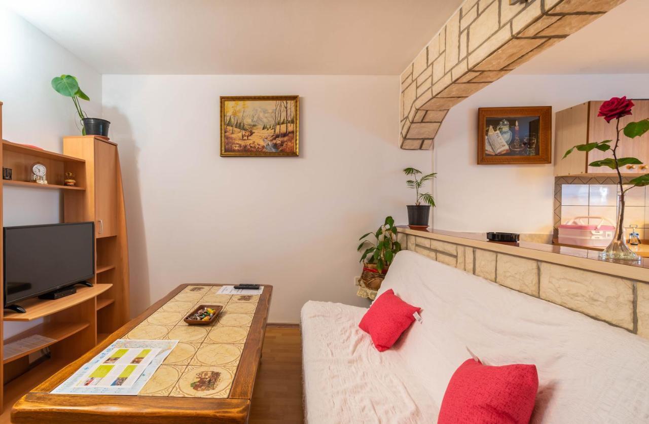 Nostress Apartment Pula Zewnętrze zdjęcie